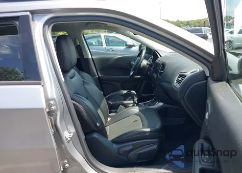 2018 Jeep Compass Latitude 4X4 from USA, damaged, VIN 3C4NJDBB3JT154540